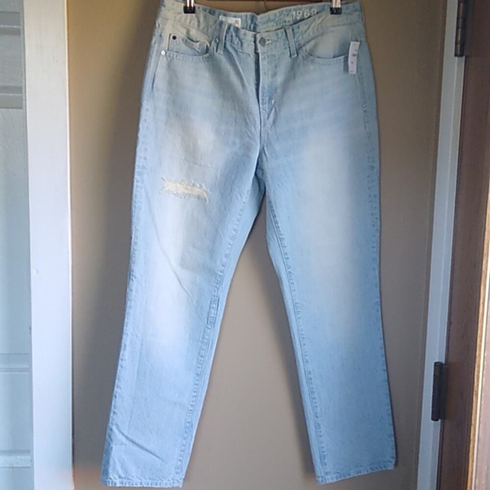 Gap Real Straight Light wash distress 1969 Jeans New With Tag Classic Size 30